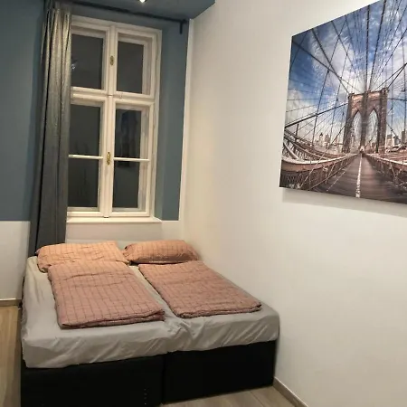 Roland Downtown - Korut Apartman *