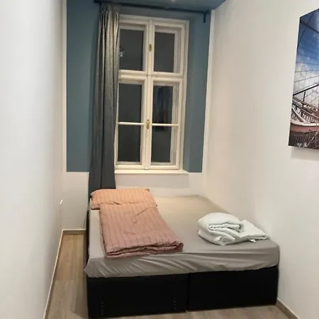 Roland Downtown - Korut Apartman